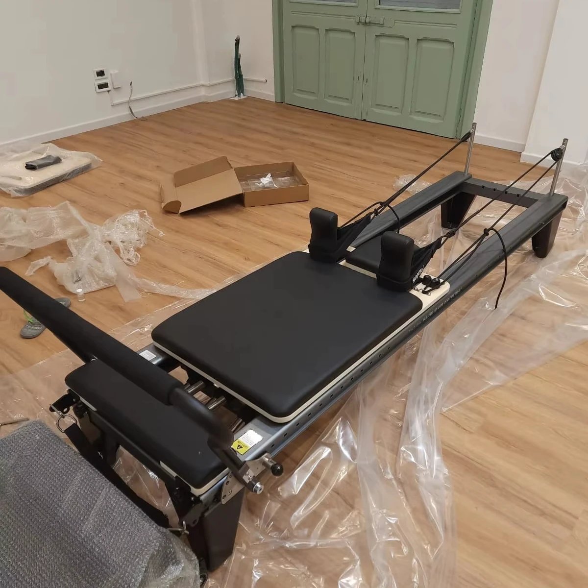 Pilates Reformer Core Bed with Aluminum Frame for Commercial Gyms & Studios