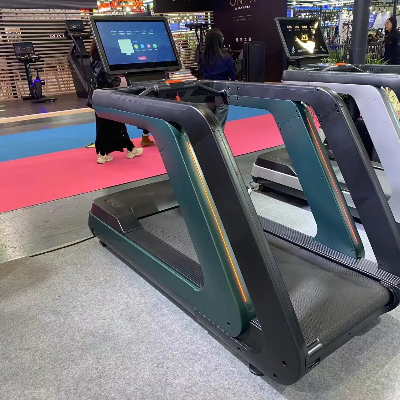Commercial Treadmill 3HP Motor 10-inch Touch Screen Gym Fitness Equipment with 150kg Capacity