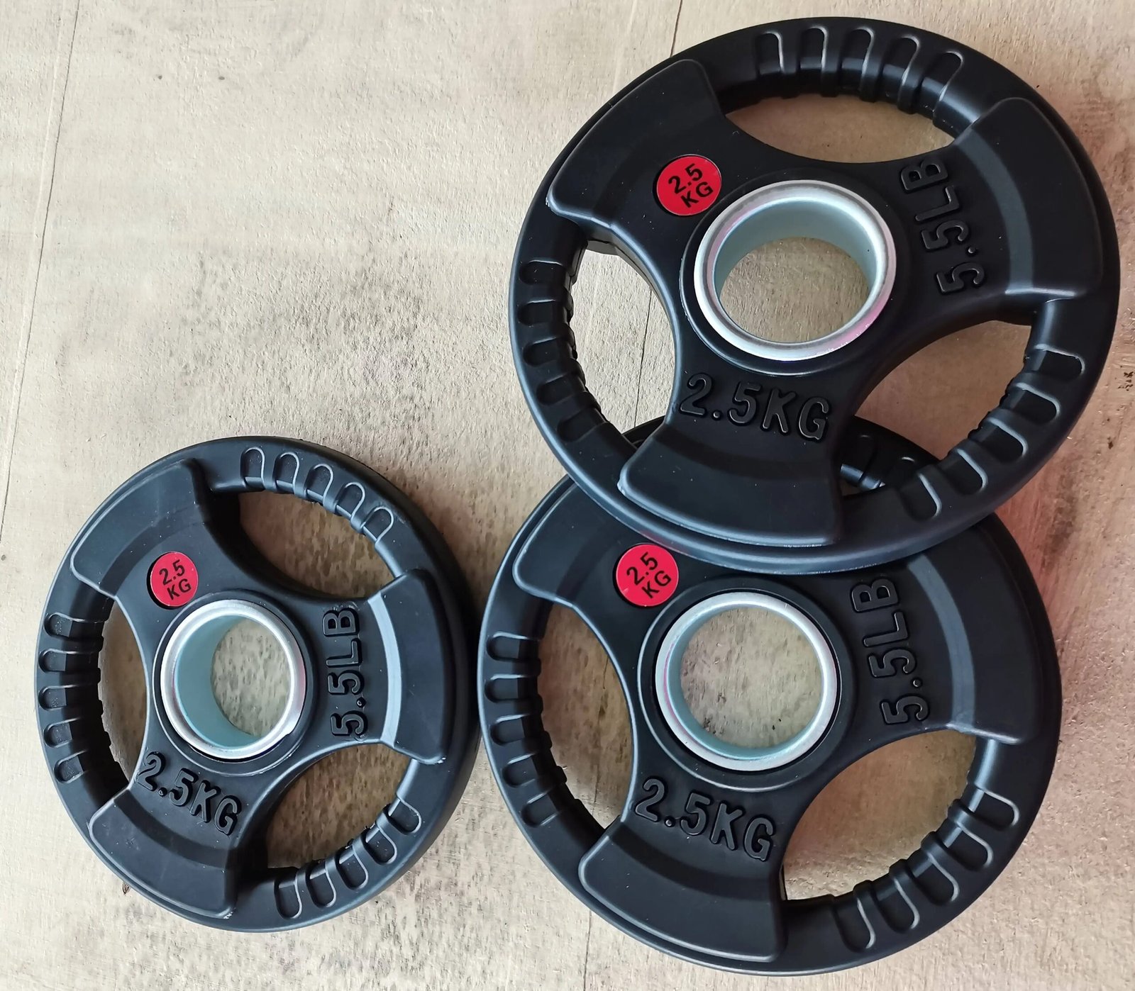 Three-hole Weight Plates for Gym Strength Training with Non-slip Coating and High-density Steel - Image 4